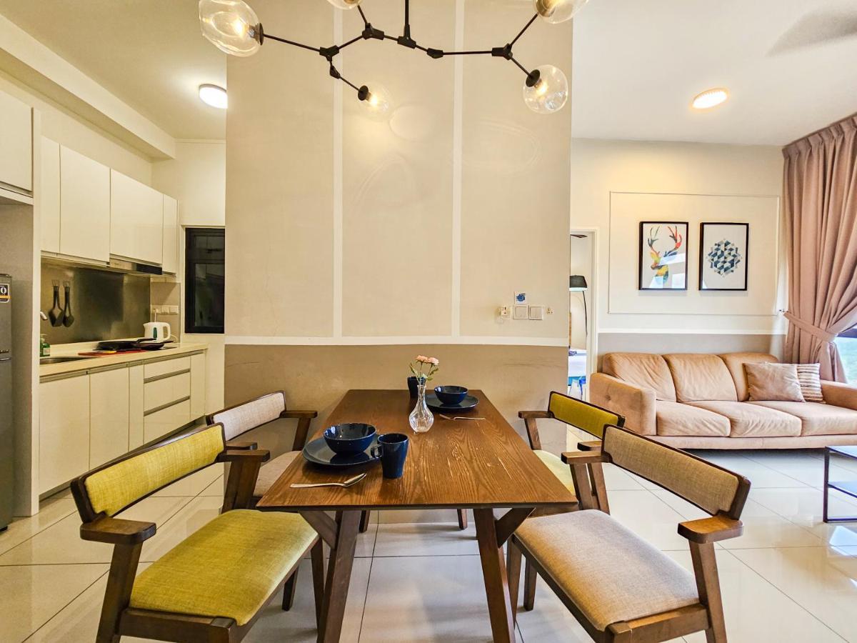 Meridin Medini Suite By Nest Home【Legoland】 Nusajaya  Extérieur photo